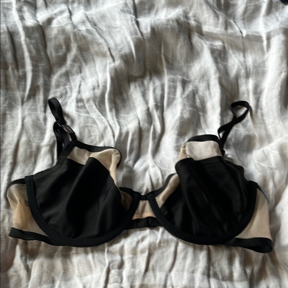 Victoria's Secret Black and Cream Underwire Bra